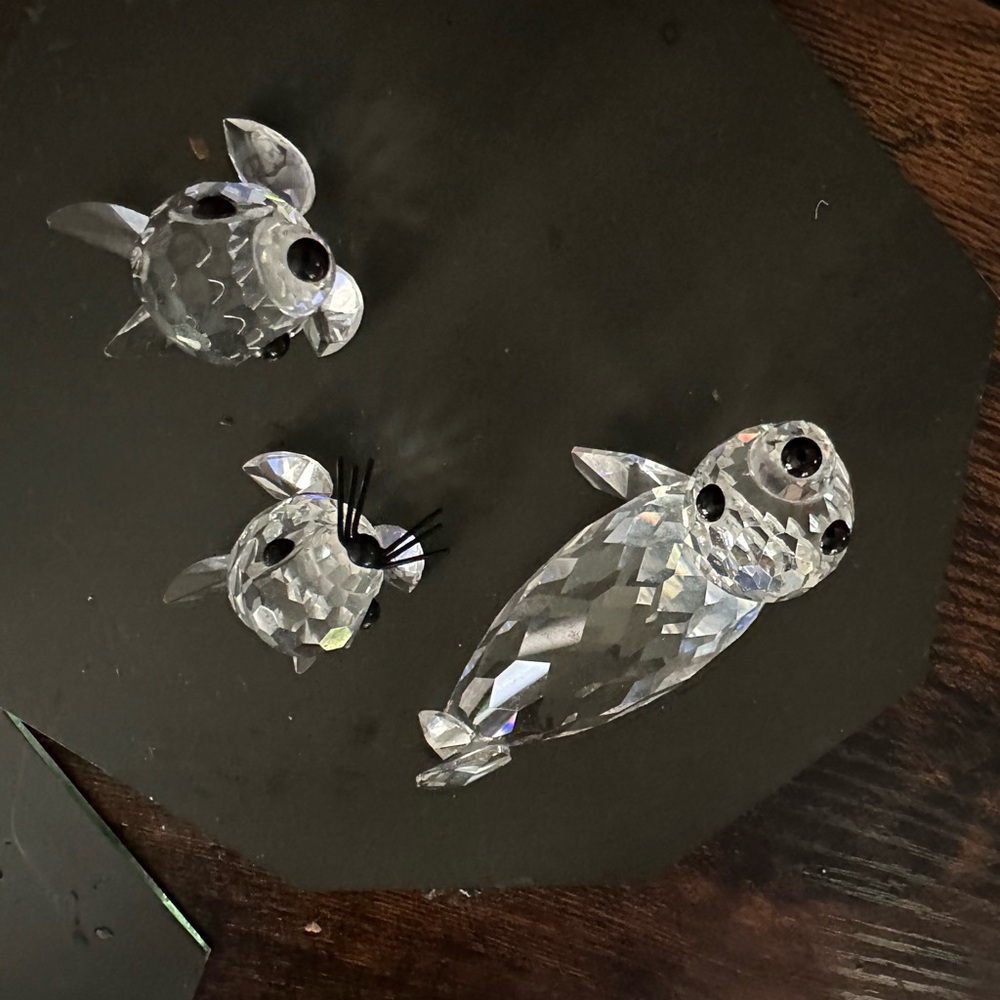 Swarovski crystal - multiple collections posted - looking to clean out - 3 SEALS - Picture 3 of 4